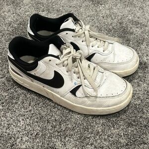 Nike Gamma Forces • US size 9 men’s • white and black • few flaws • gently worn